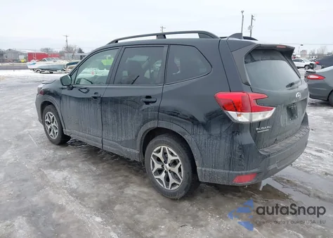 2021 Subaru Forester Premium z USA, uszkodzony, nr VIN JF2SKAFC2MH401391
